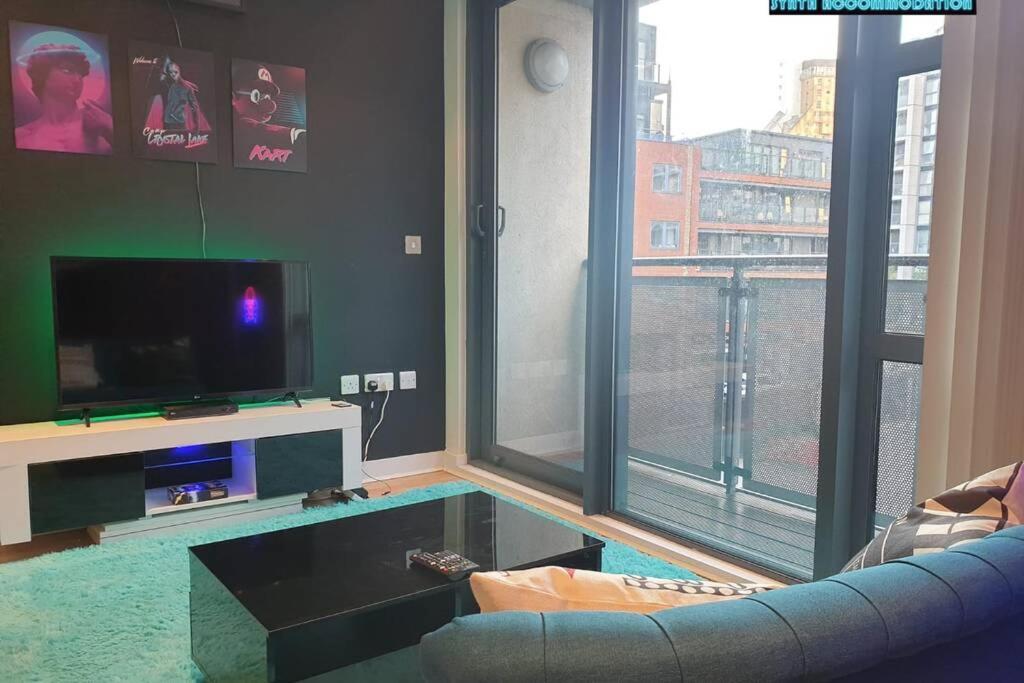 80S Retro 1Bed Studio Serviced Apartment Canary Wharf Perfect For Solo & Couple Travellers Londen Buitenkant foto